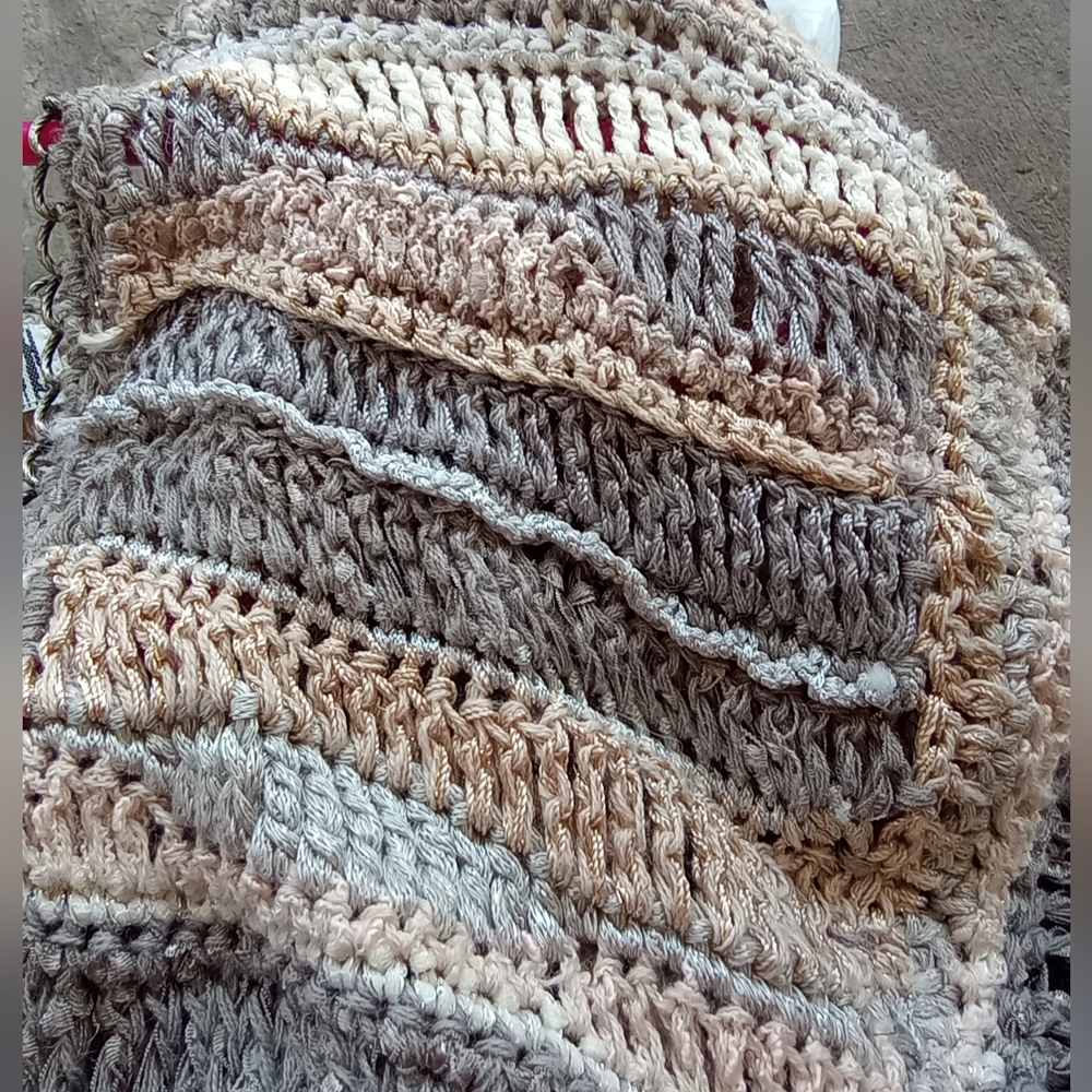 Curio Sweater - Picture 10 of 10